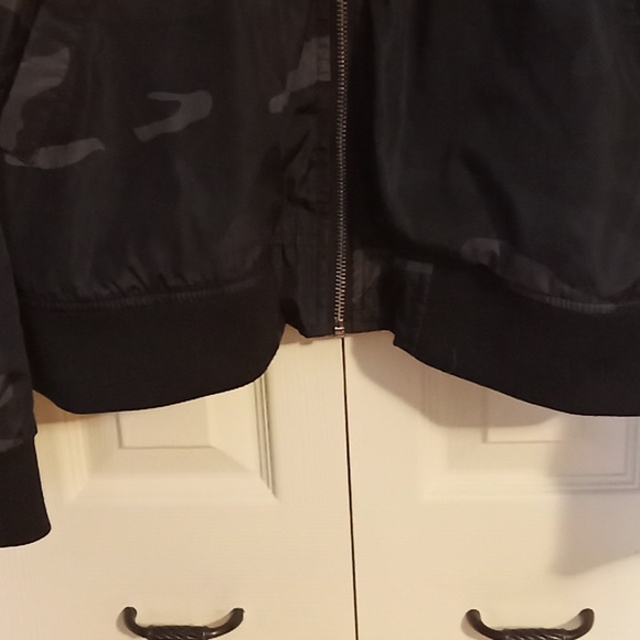 Bomber style camouflage jacket - Picture 6 of 7